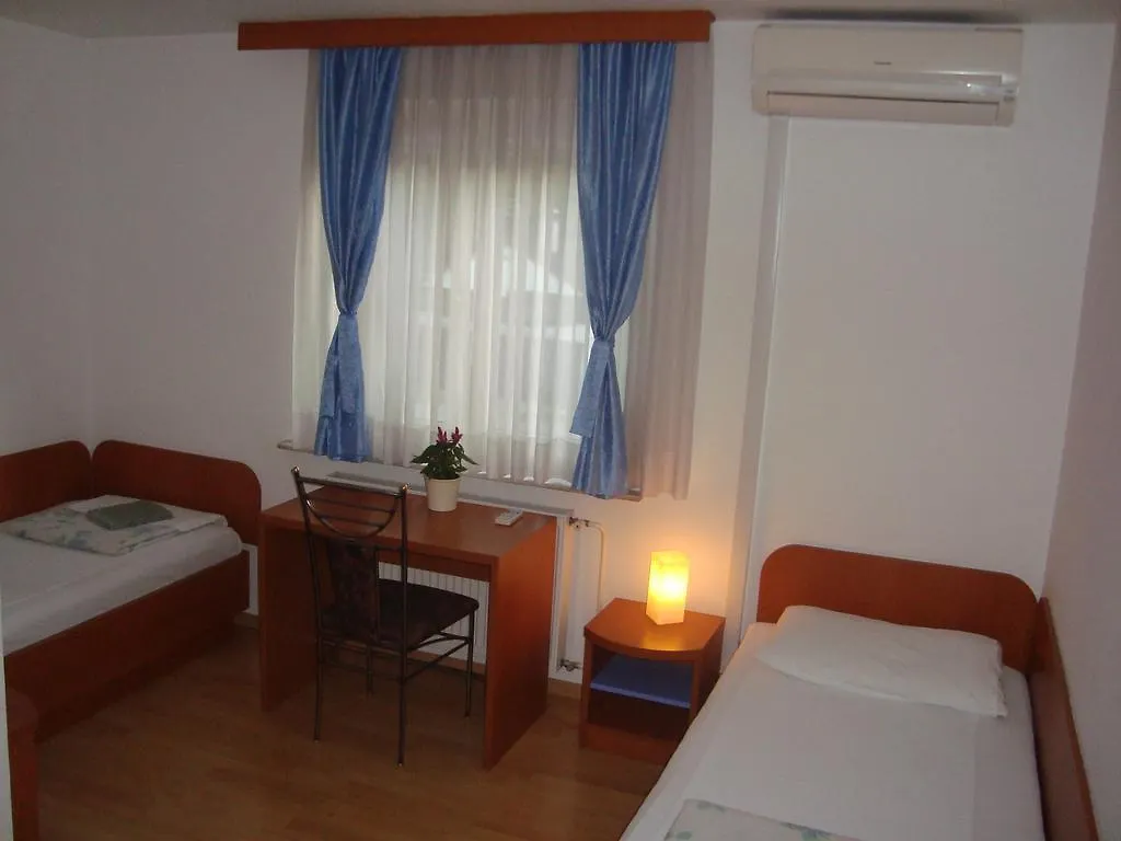 Guesthouse Koprivec Ljubljana 2*,  Slovenië